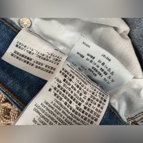 Levi's Demi Mid Rise Bootcut Jeans - Size 27x30 / Size 4 - Picture 10 of 13